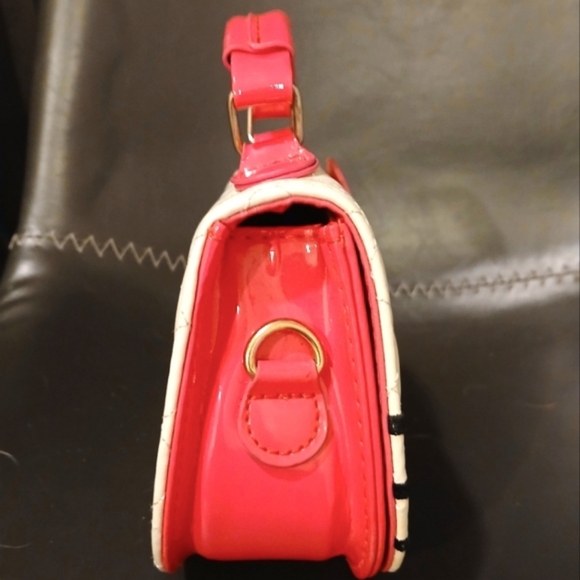 Hello Kitty Crossbody Handbag Clutch - Picture 3 of 11